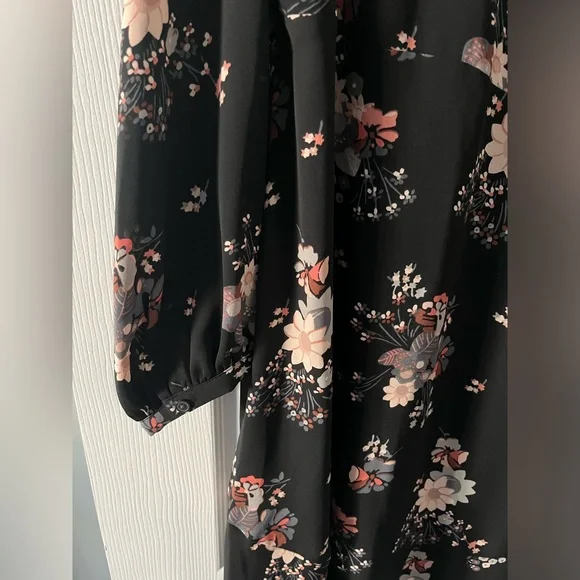 LOFT Black Floral Size 18 Long Sleeved Dress 🖤 - Picture 2 of 10